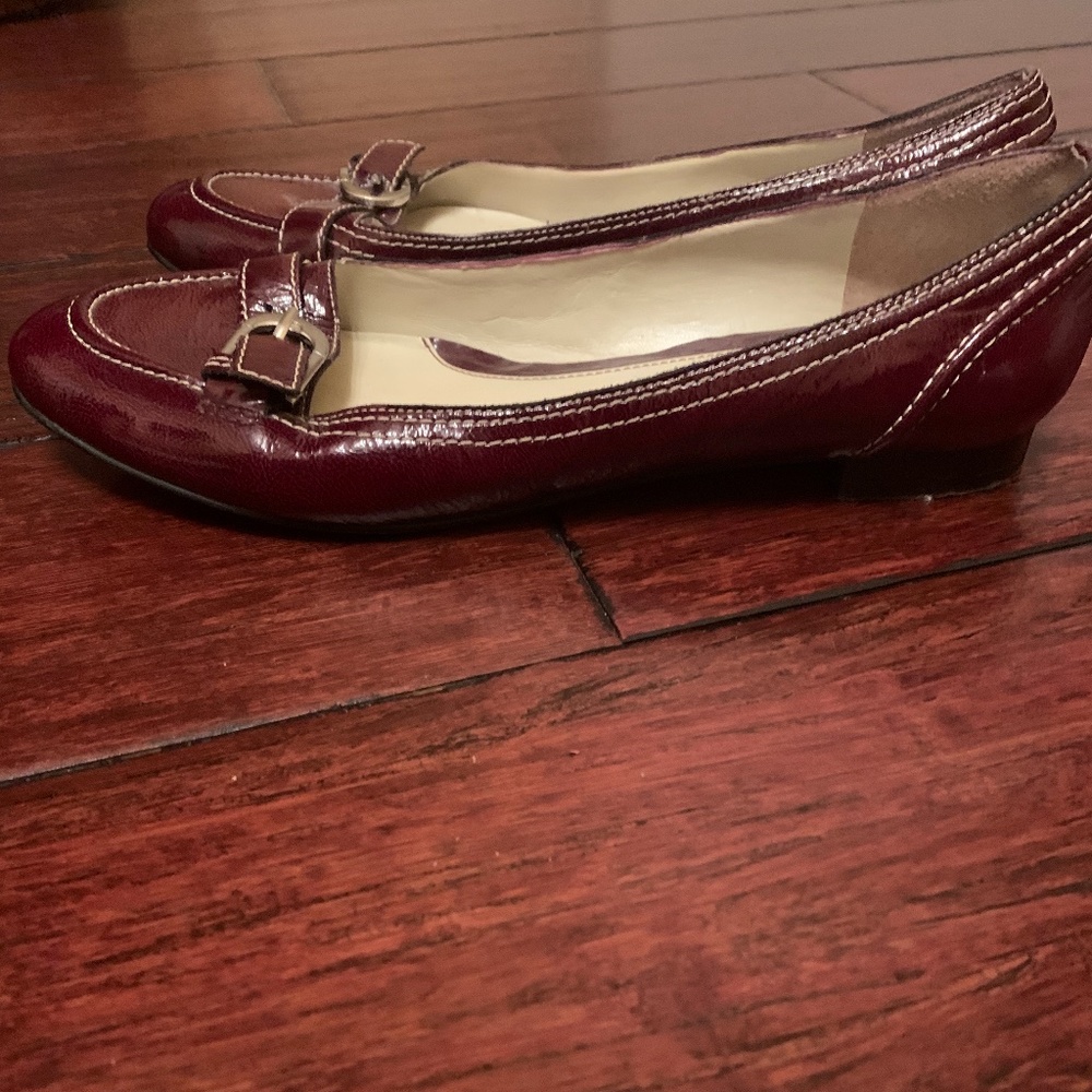 Flats - Picture 2 of 3